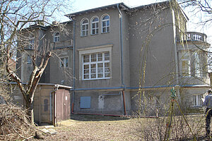 Villa in Brandenburg, Rückansicht vor der Restaurierung