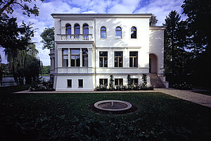 Villa in Brandenburg, Frontansicht nach der Restaurierung